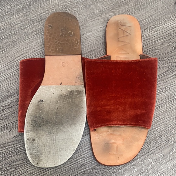 James Smith OFF DUTY Slide Marigold Velvet - Picture 2 of 3